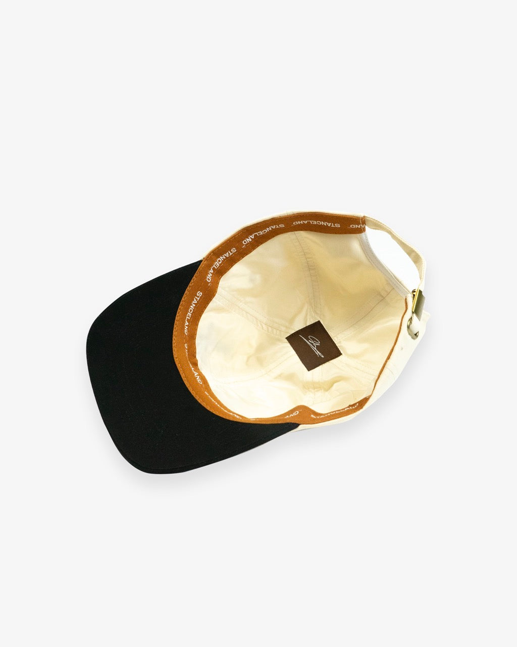 BEIGE BASEBALL HAT BLACK BRIM
