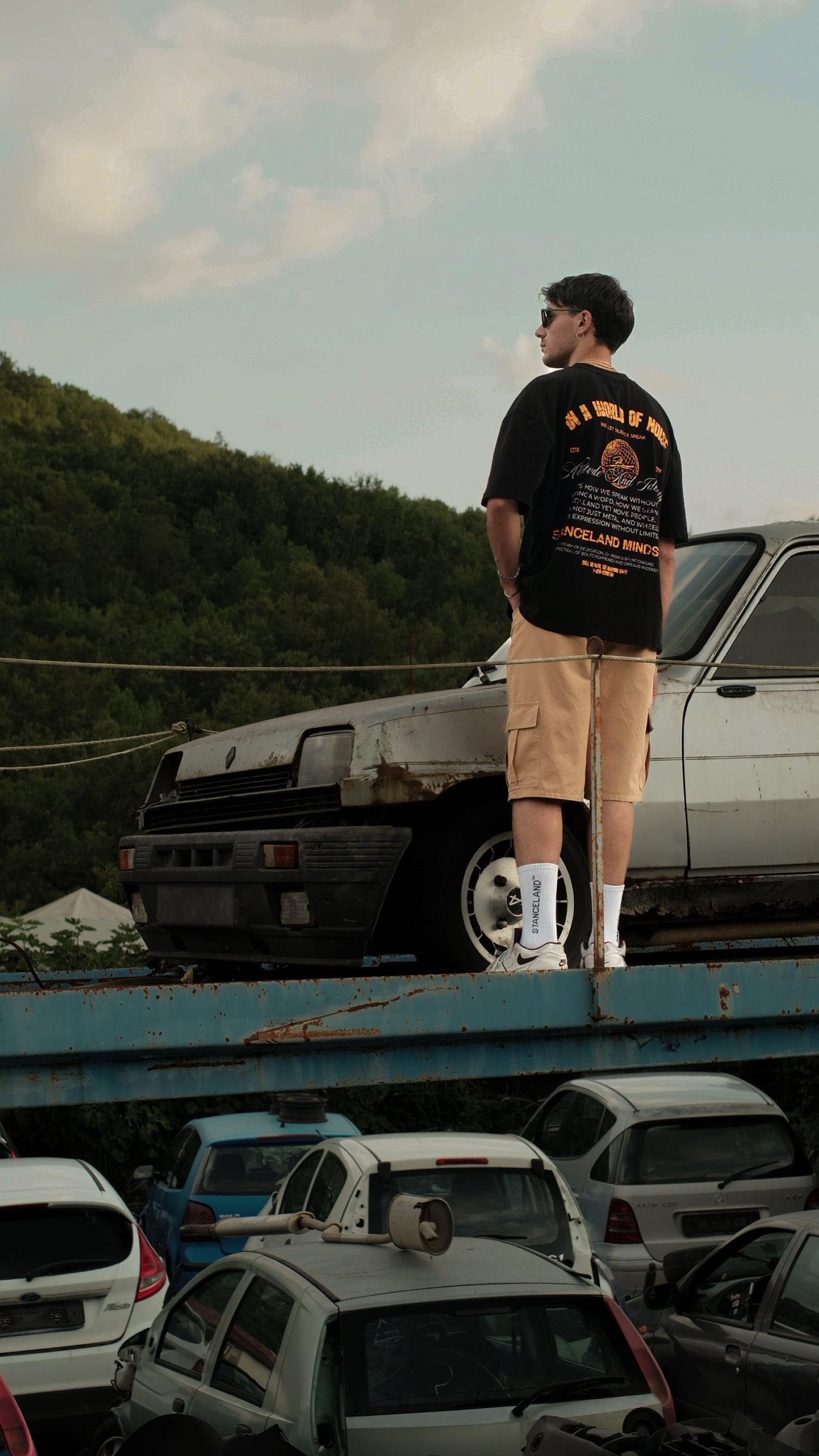 WORLD OF NOISE T-SHIRT